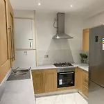 Short Stopzzz & Indoor Hot Tub